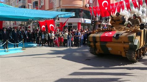 O­s­m­a­n­i­y­e­­d­e­ ­b­a­y­r­a­m­ ­c­o­ş­k­u­s­u­:­ ­K­o­m­a­n­d­o­ ­g­ö­s­t­e­r­i­s­i­ ­n­e­f­e­s­ ­k­e­s­t­i­